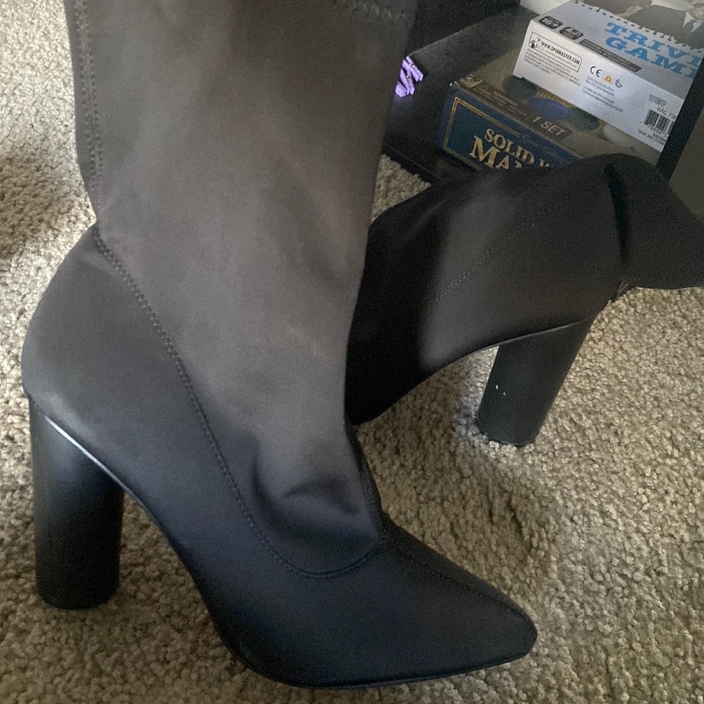 Black “sock” boot heel